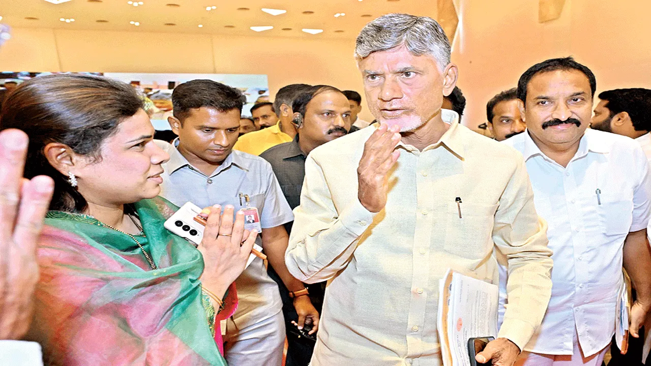 నియోజకవర్గ అభివృద్ధికి కృషి: ఎమ్మెల్యే