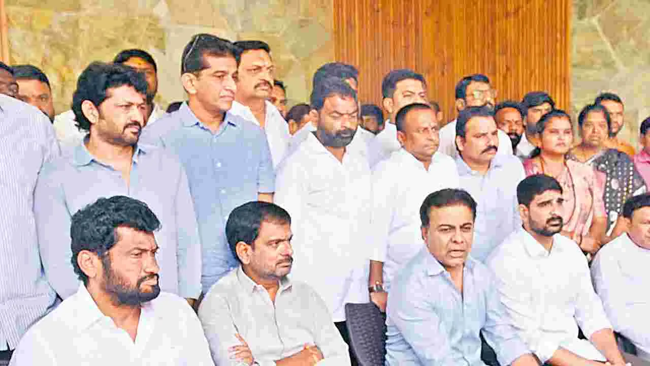 KTR : ప్రజల దృష్టి మళ్లించేందుకే దాడులు