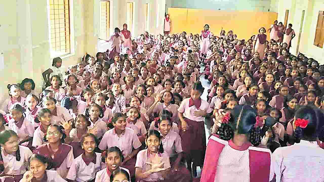 Gurukula Student's Nalgonda : కుక్కల కన్నా దారుణంగా చూస్తున్నారు