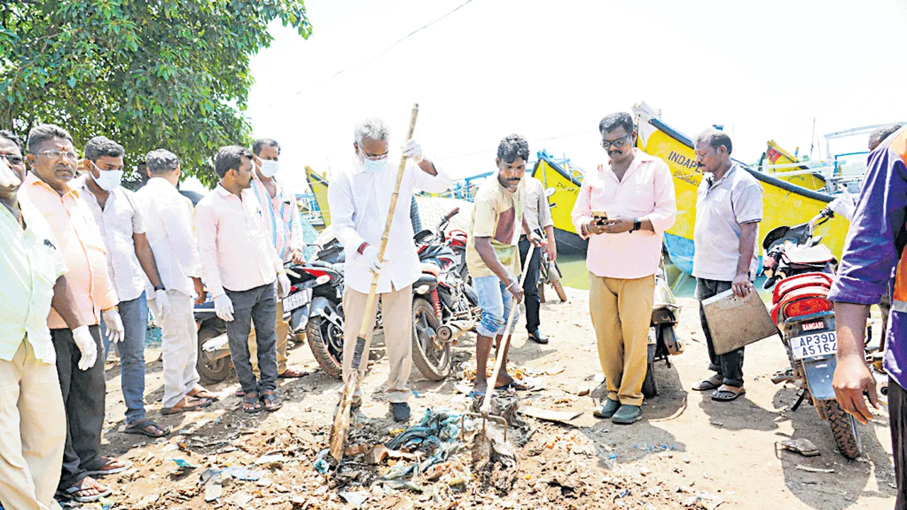 సముద్ర తీర ప్రాంతాలను కాపాడుకోవాలి : ఎమ్మెల్యే