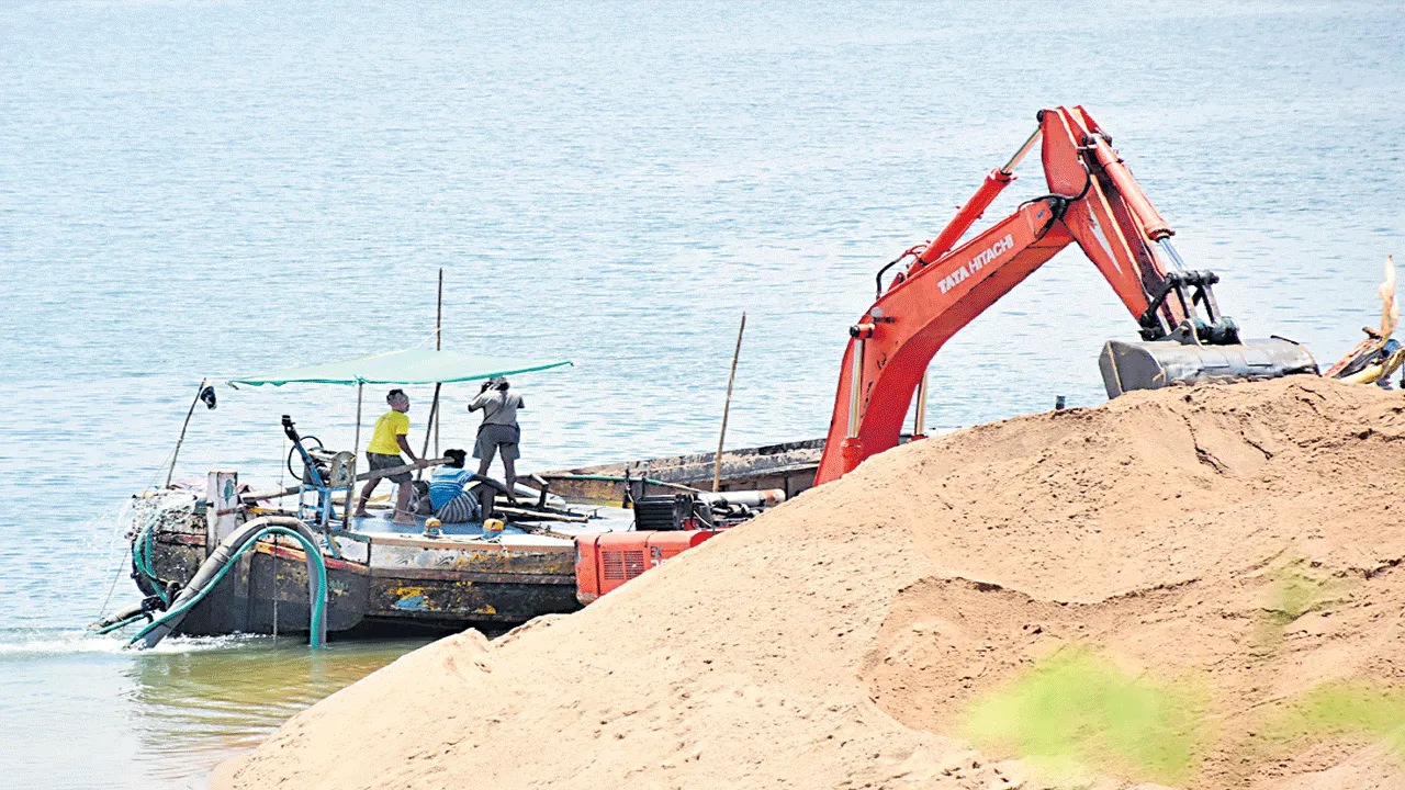 ఉచిత ఇసుక సరఫరాకు పకడ్బందీ ప్లాన్‌