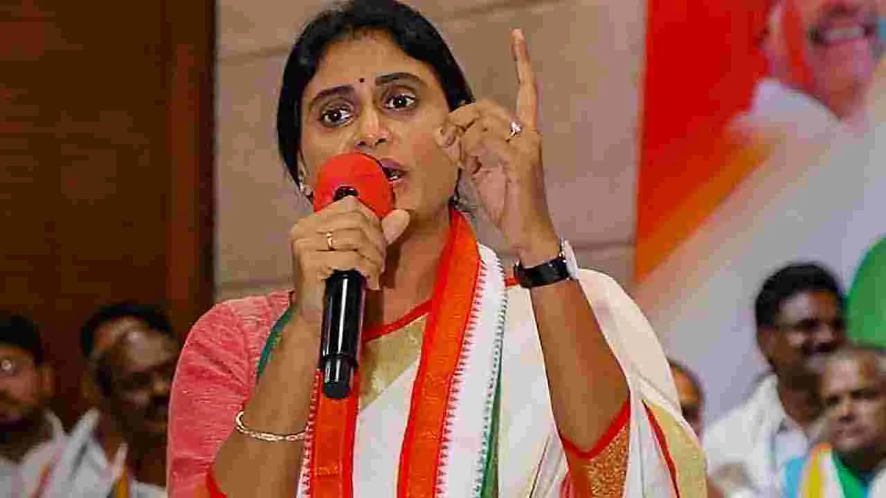 Sharmila: రాహుల్‌కు బేషరుతుగా క్షమాపణ చెప్పాల్సిందే.. షర్మిల డిమాండ్