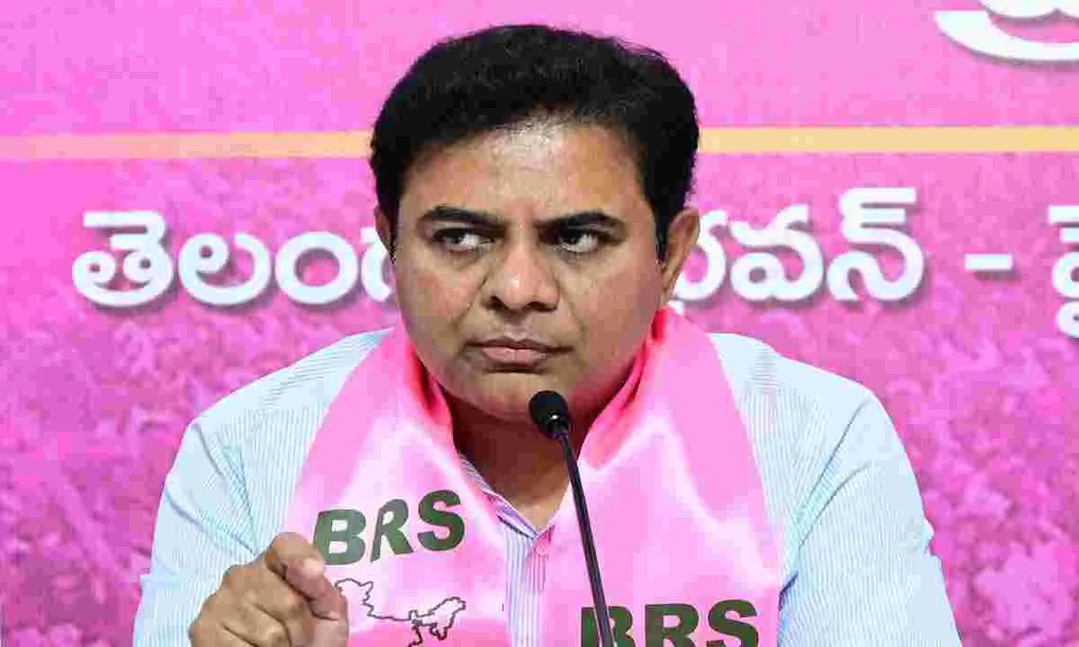 తెలంగాణలో రేవంత్‌ కుటుంబం దోపిడీ