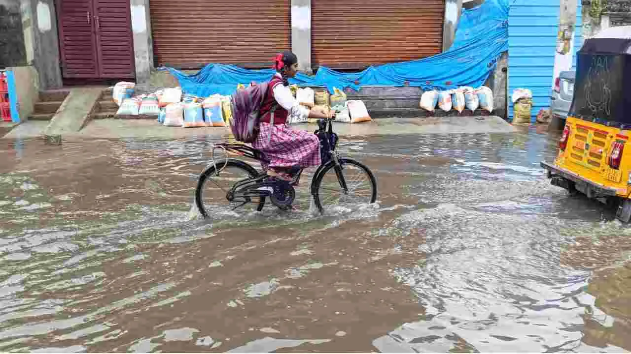 Rain Alert: హైదరాబాద్‌లో భారీ వర్షం..