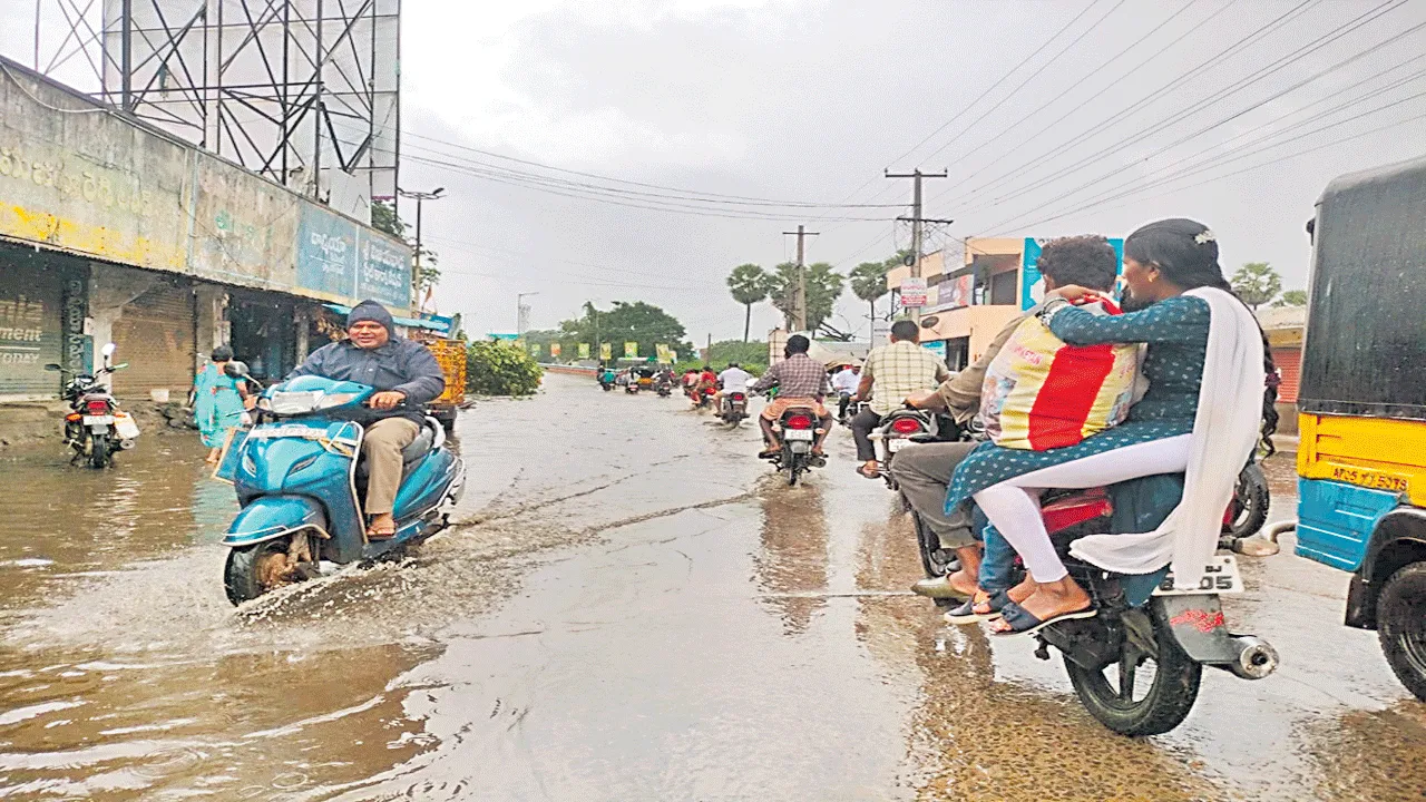 జిల్లాలో పలుచోట్ల భారీవర్షం