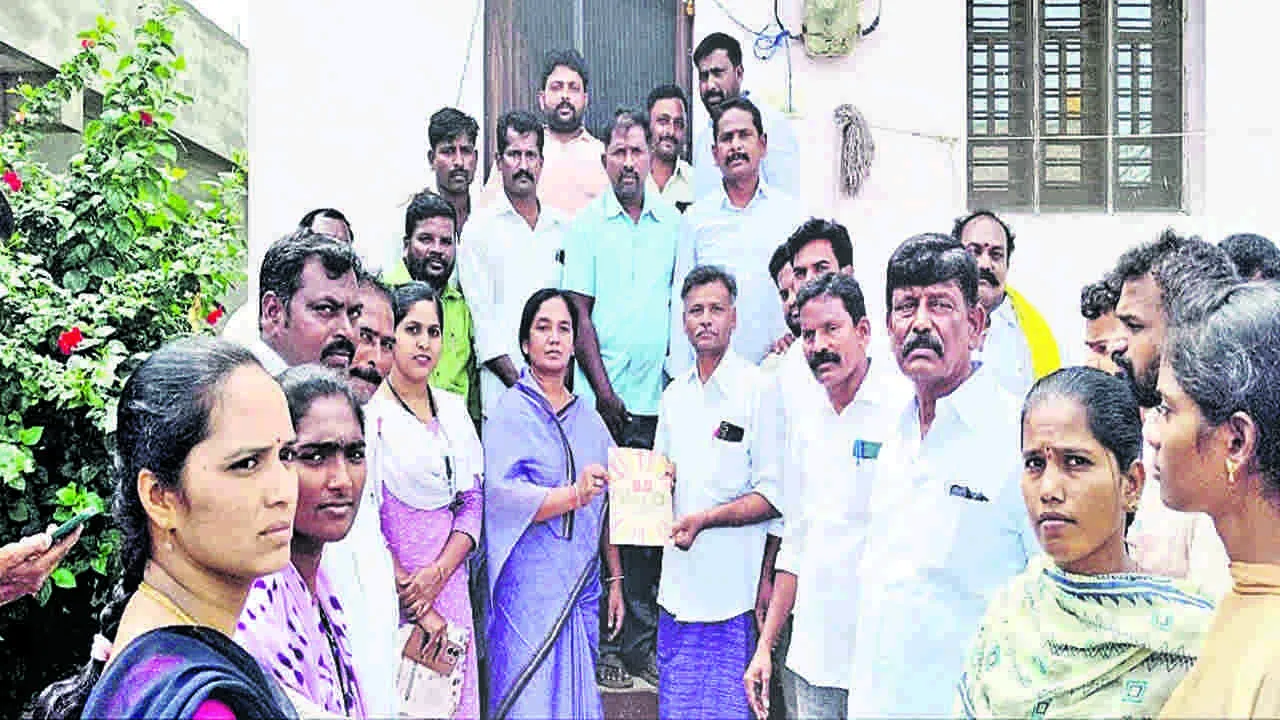 MLA SUNITA ; మేము చేసిందే చెబుతున్నాం