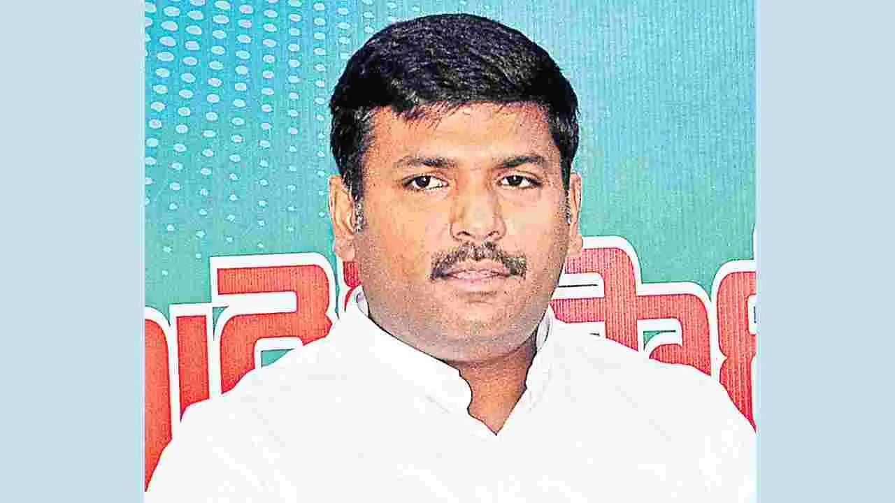 వైసీపీ జిల్లా అధ్యక్షునిగా గుడివాడ అమర్‌నాథ్‌