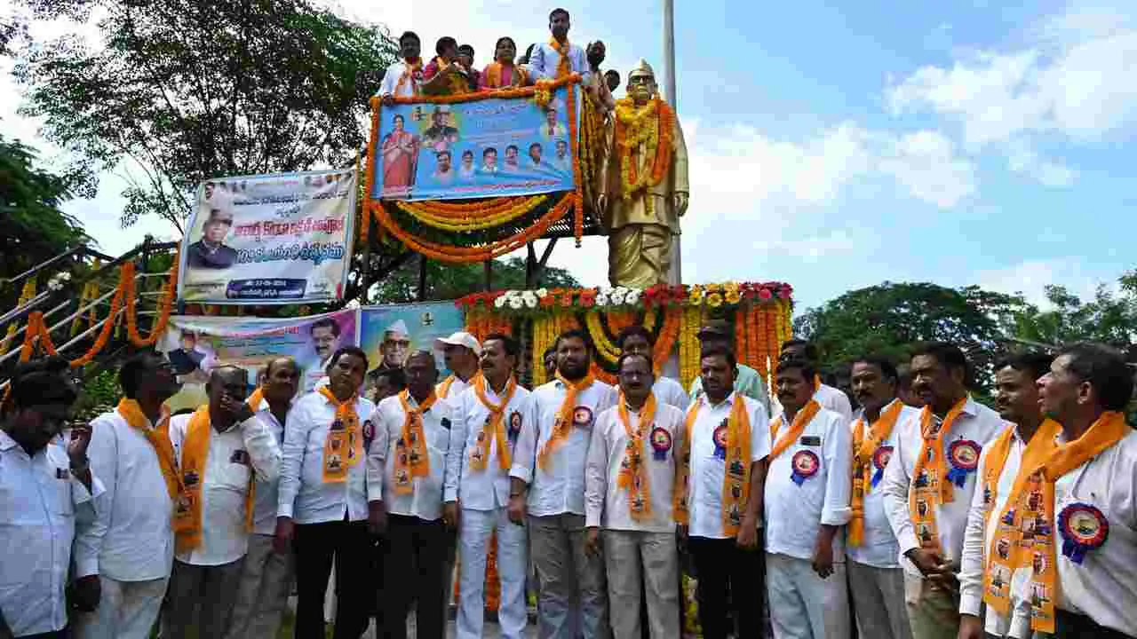 కొండా లక్ష్మణ్ బాపూజీ జయంతి.. సీఎం నివాళులు