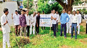 పరిసరాలు పరిశుభ్రంగా ఉంచుకోవాలి