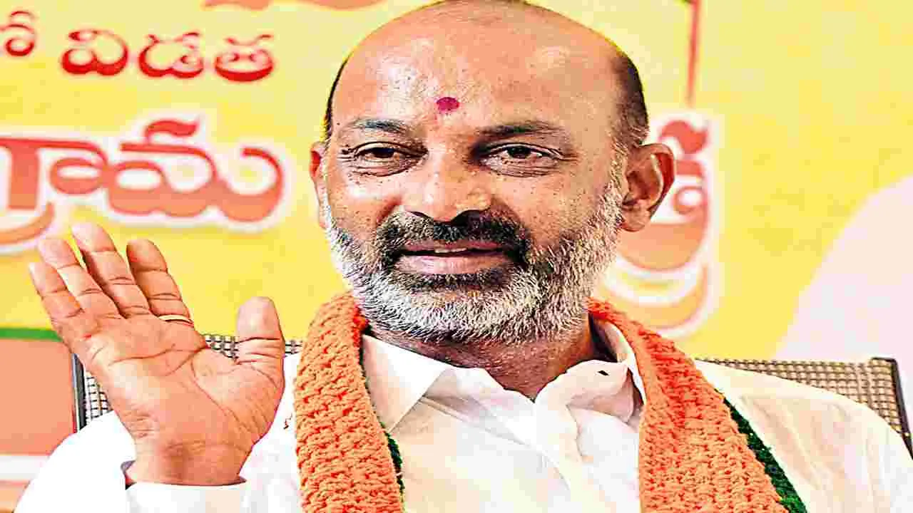 Bandi Sanjay: హైడ్రా బుల్డోజర్లు మా పైనుంచే వెళ్లాలి