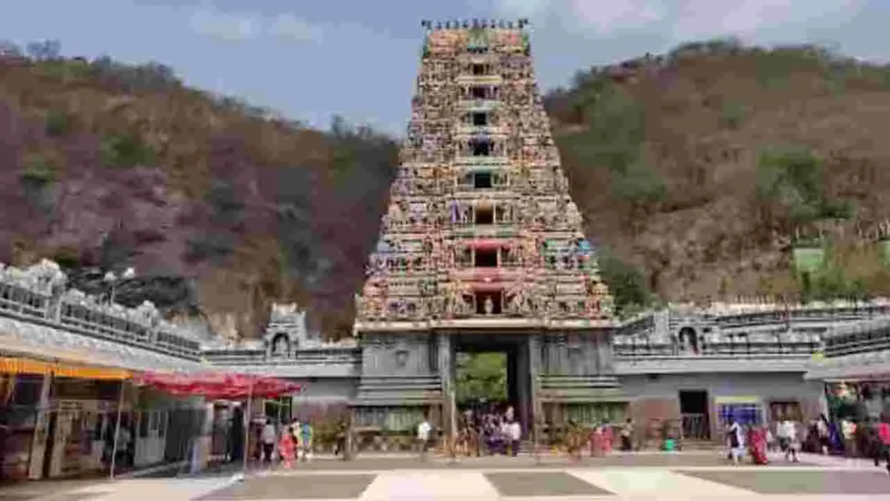 Durgamma Temple: వైభవంగా శరన్నవరాత్రి ఉత్సవాలు.. దుర్గమ్మ ప్రత్యేక సాంగ్