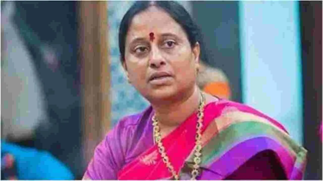 Konda Surekha: కొండా సురేఖపై బంజారాహిల్స్ పోలీస్ స్టేషన్‌లో ఫిర్యాదు