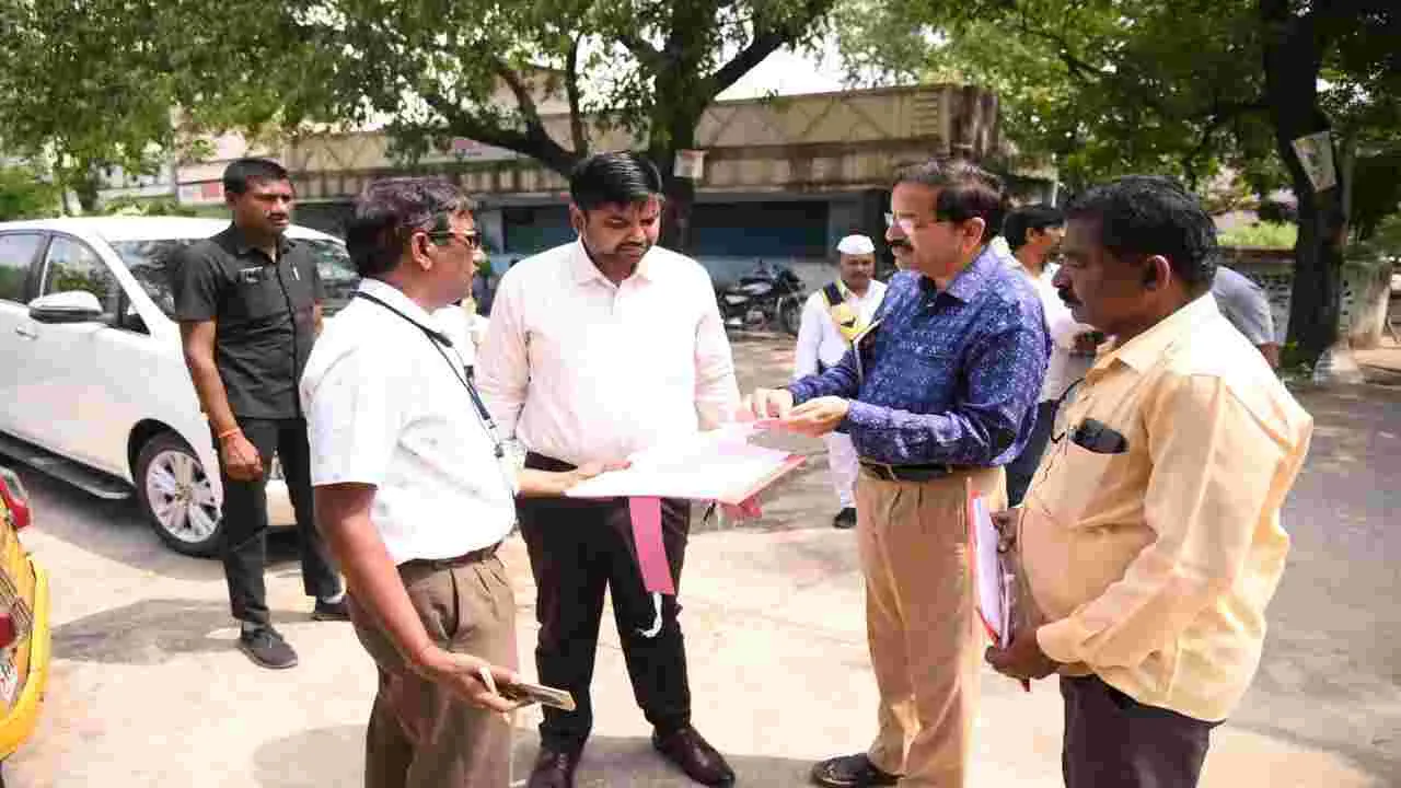 కుటుంబ సభ్యుల వివరాలు సక్రమంగా సేకరించాలి 