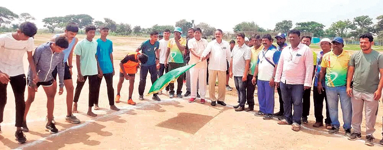 రాష్ట్రస్థాయి అథ్లెటిక్స్‌ టోర్నీలో పతకాలు సాధించాలి