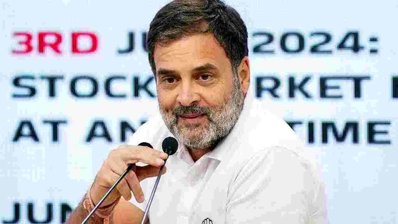 Rahul Gandhi: పరువు నష్టం దావాలో రాహుల్‌కు సమన్లు 