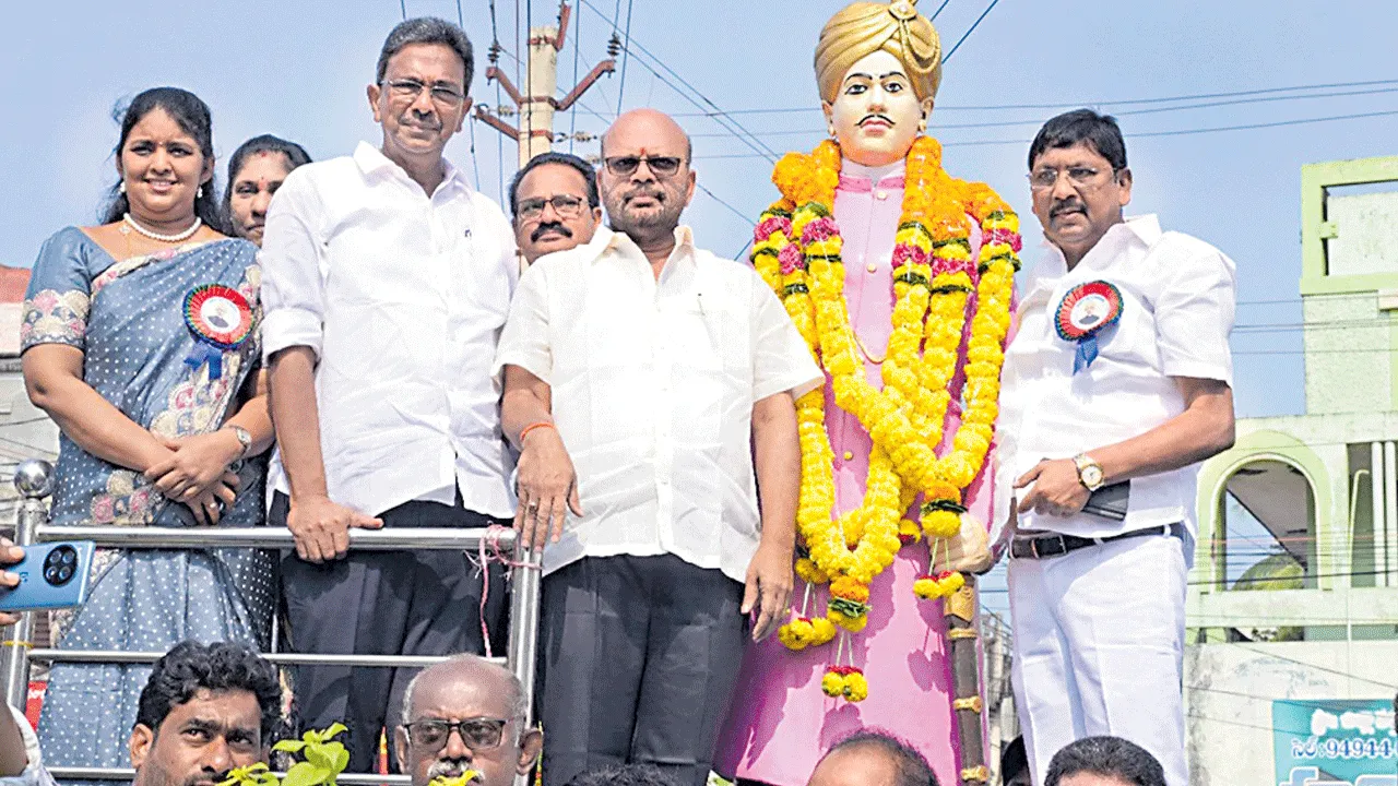 ‘పిఠాపురం మహారాజా చేసిన కృషి నిరుపమానం’