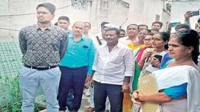 పరిసరాలు పరిశుభ్రంగా ఉంచుకోవాలి