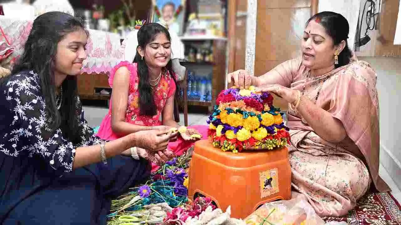 సద్దుల బతుకమ్మ సంబరాలు..