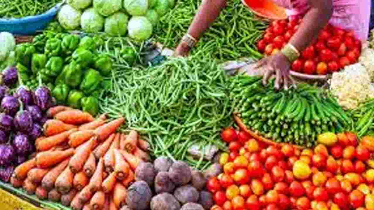 Vegetable Prices: పండుగ పూట.. కూరల మంట!