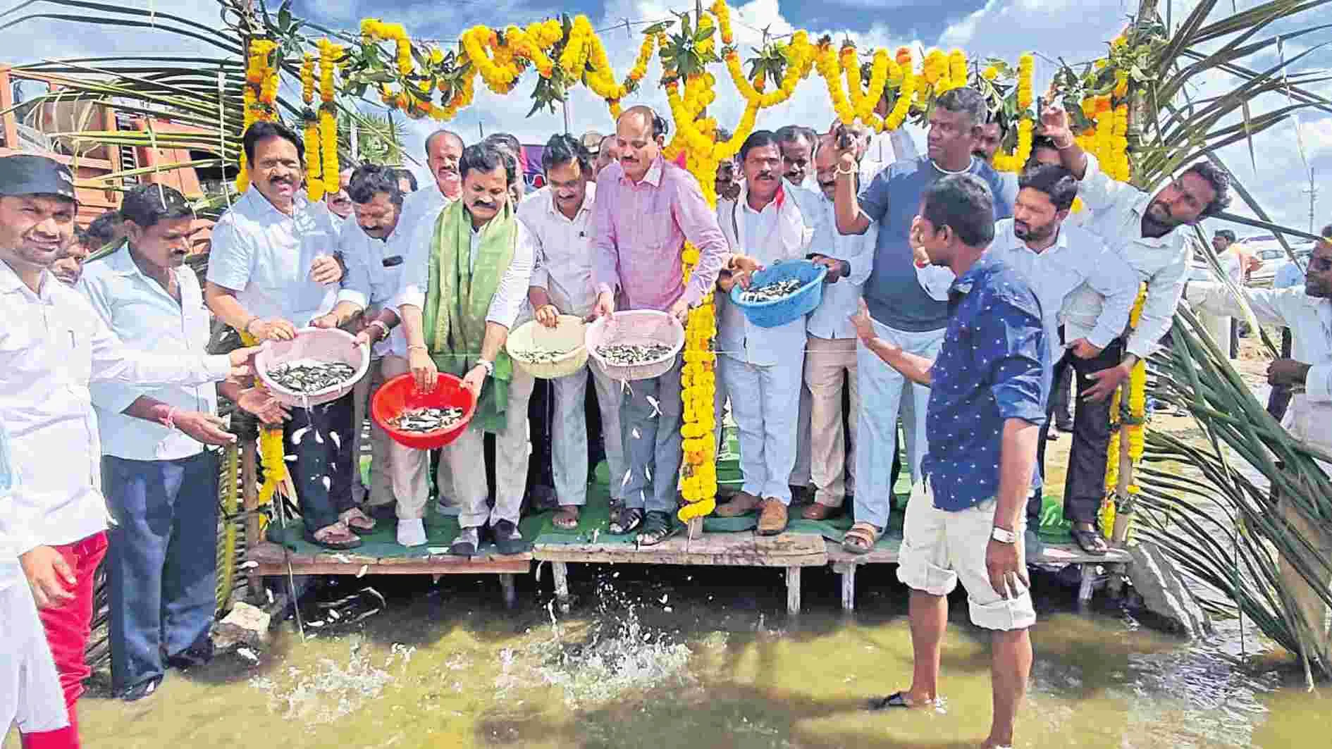 మత్స్యకారులకు ప్రభుత్వం అండ