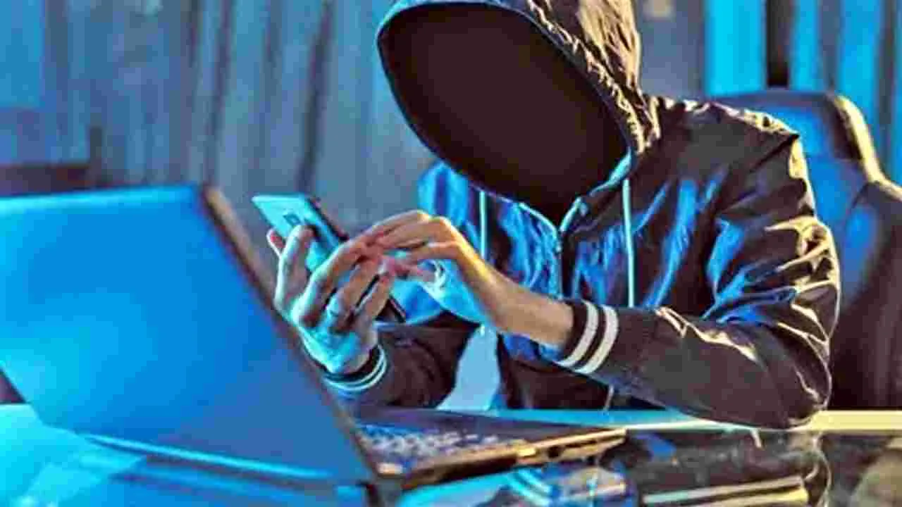 Cyber Crime:సెక్స్‌టార్షన్‌, డిజిటల్‌ మోసాలకు పాల్పడుతున్న 18 మంది సైబర్‌ నేరగాళ్ల అరెస్టు 