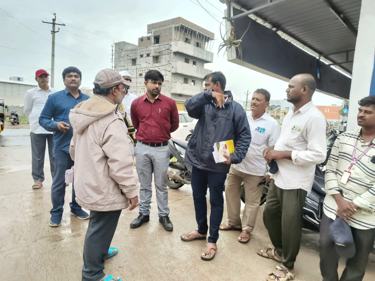 డ్రైనేజీకి అనుగుణంగా హోమియోపతి కళాశాల రోడ్డు నిర్మాణం