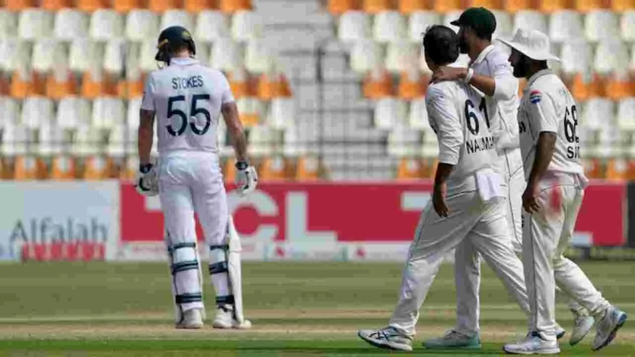 Eng Vs Pak Test: వామ్మో.. బెన్ స్టోక్స్ ఏంటి ఇలా ఔటయ్యాడు! చేతిలోని బ్యాట్ జారడంతో..