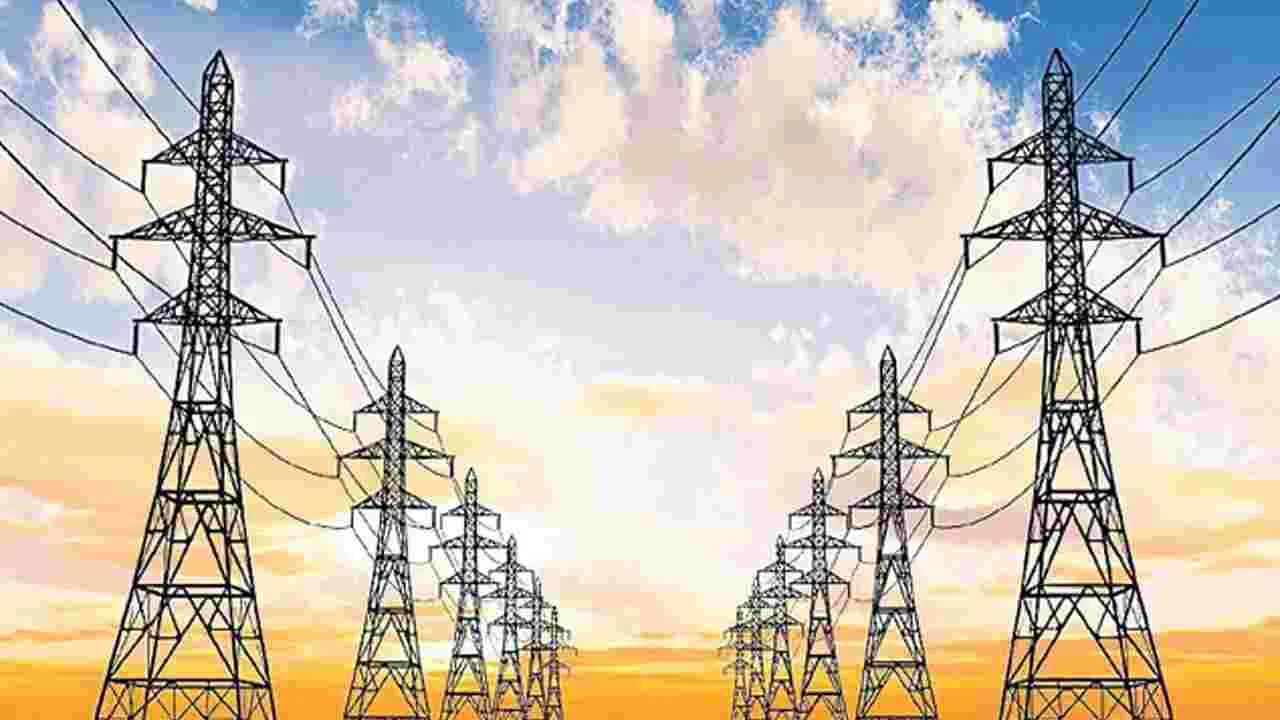 DISCOMs: కొత్త లైన్ల వ్యయం వినియోగదారుల నుంచే వసూలు!