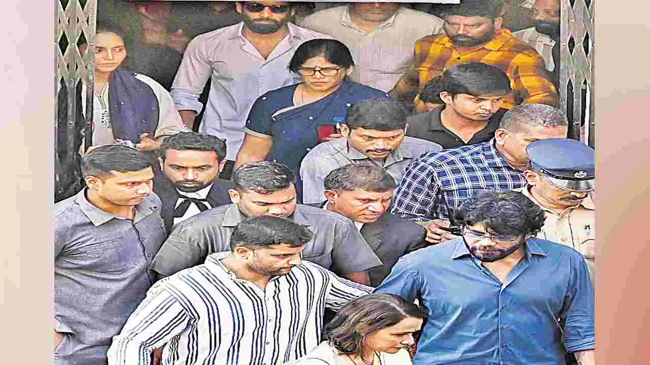 Court Appearance: కుటుంబ గౌరవానికి భంగం కలిగింది