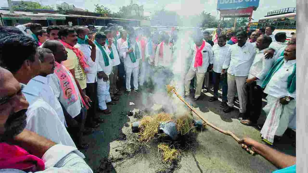 BRS:  మంత్రి తుమ్మల ప్రకటనపై  ధర్నాకు దిగిన గులాబీ శ్రేణులు