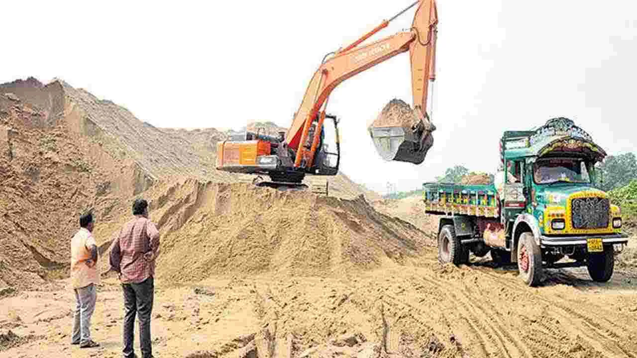 SAND MAFIA:యథేచ్ఛగా ఇసుక అక్రమ రవాణా