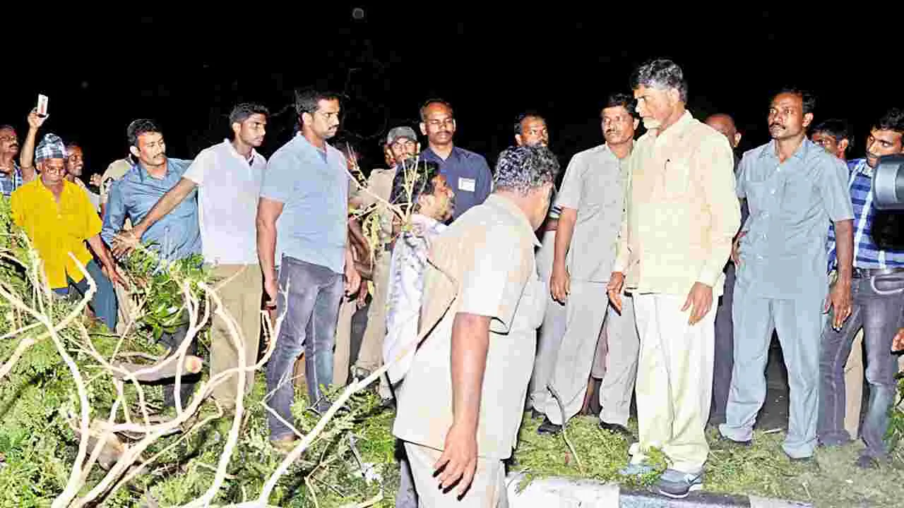 పడిలేచిన నగరం దశాబ్దం క్రితం హుద్‌ హుద్‌తో వైజాగ్‌ కకావికలం