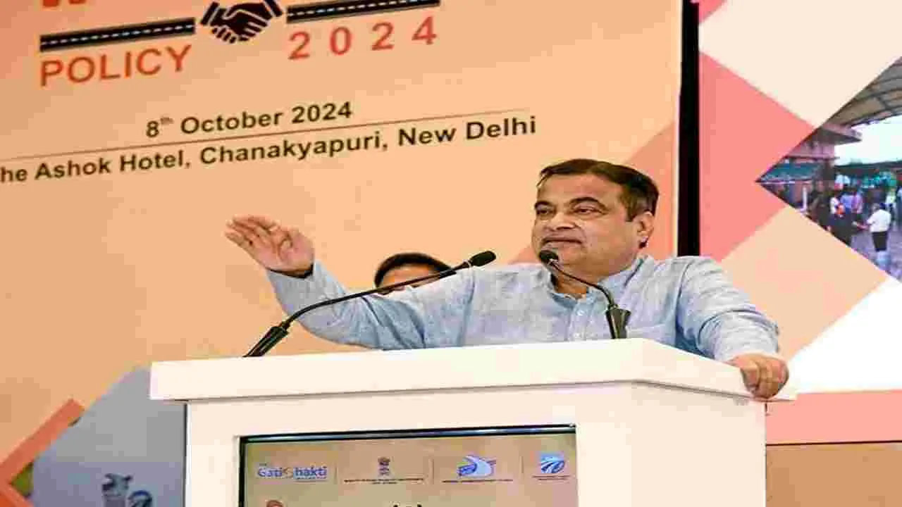 Nitin Gadkari : ప్రయాణంలో తోడు నీడగా..