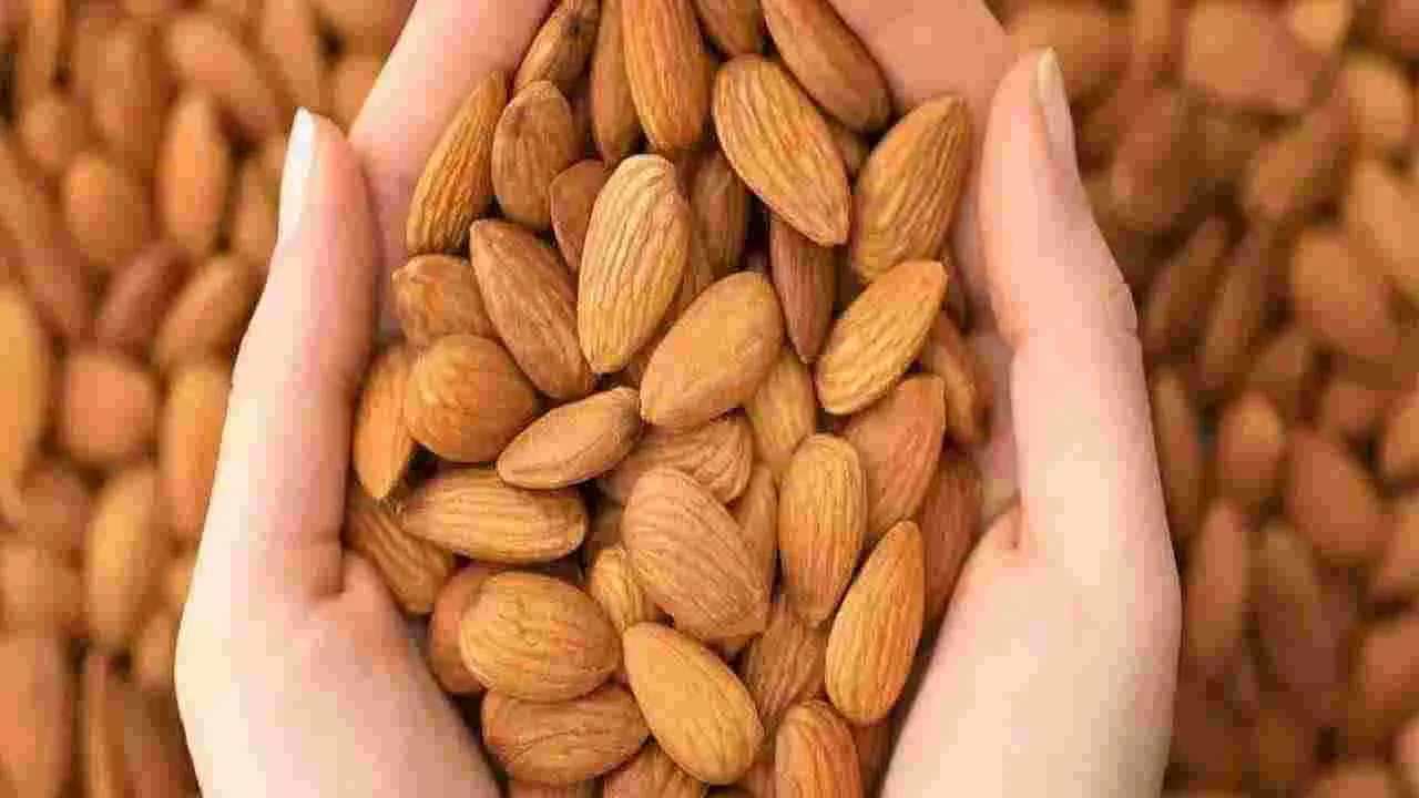 Almond: రోజూ గుప్పెడు బాదం తింటే.. 