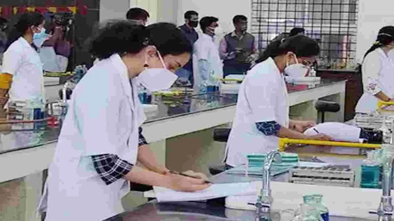 CBSE: సీబీఎస్‌సీ టెన్త్, 12వ తరగతి ప్రాక్టికల్ పరీక్షల షెడ్యూల్ విడుదల