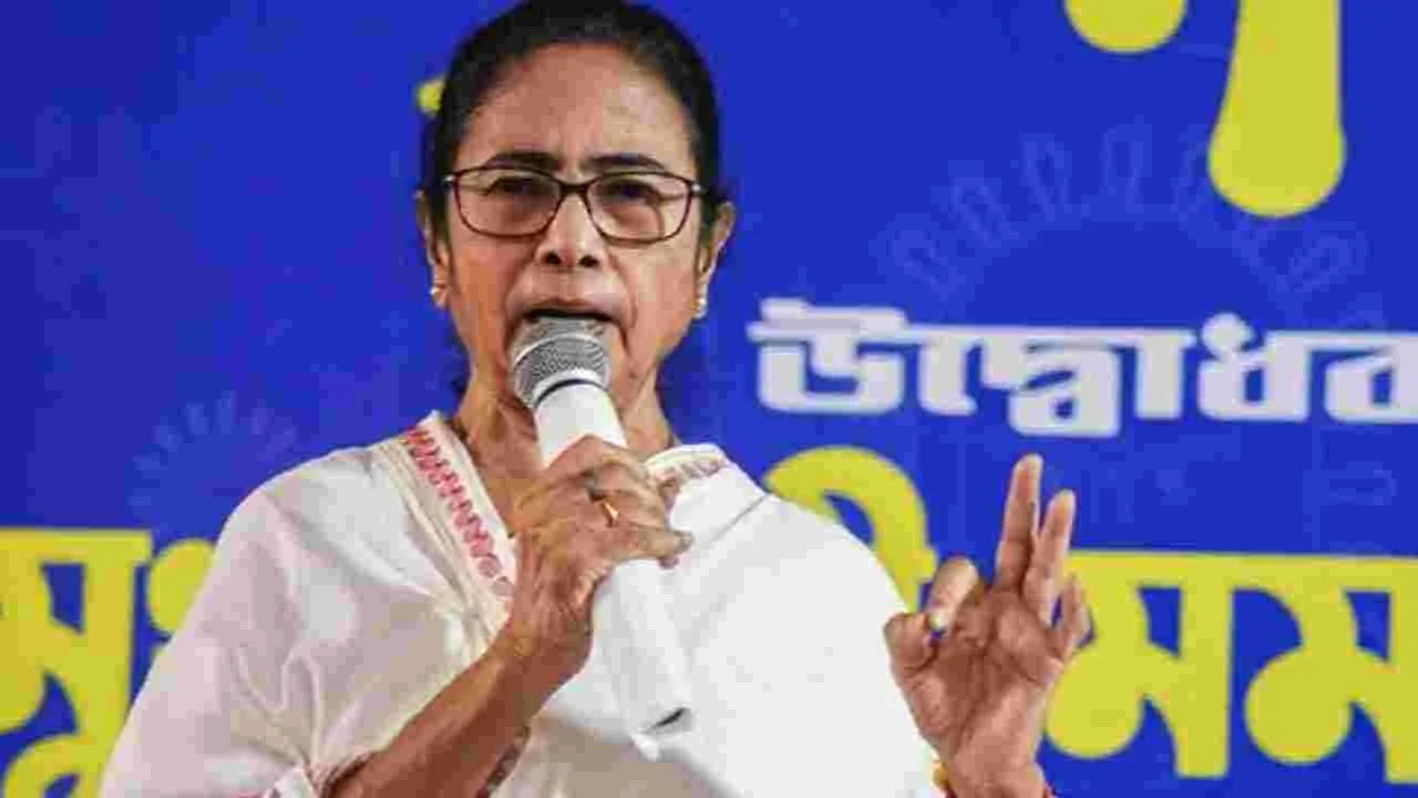 Mamata Banerjee: అత్యాచార కేసుల్లో మీడియో ట్రయిల్స్ అపండి