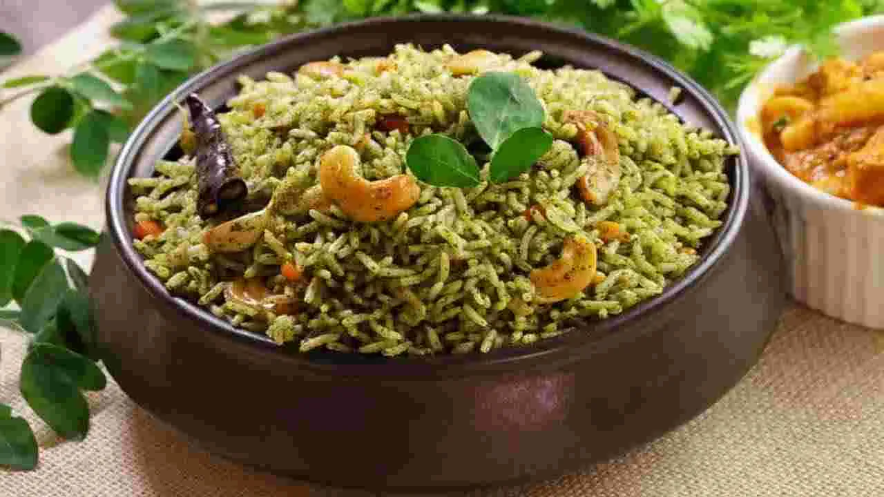 Moringa Rice: ఆరోగ్యాన్ని,  ఆయుష్షును పెంచే మునగాకు రైస్.. చాలా రుచిగా ఇలా చేసేయండి..