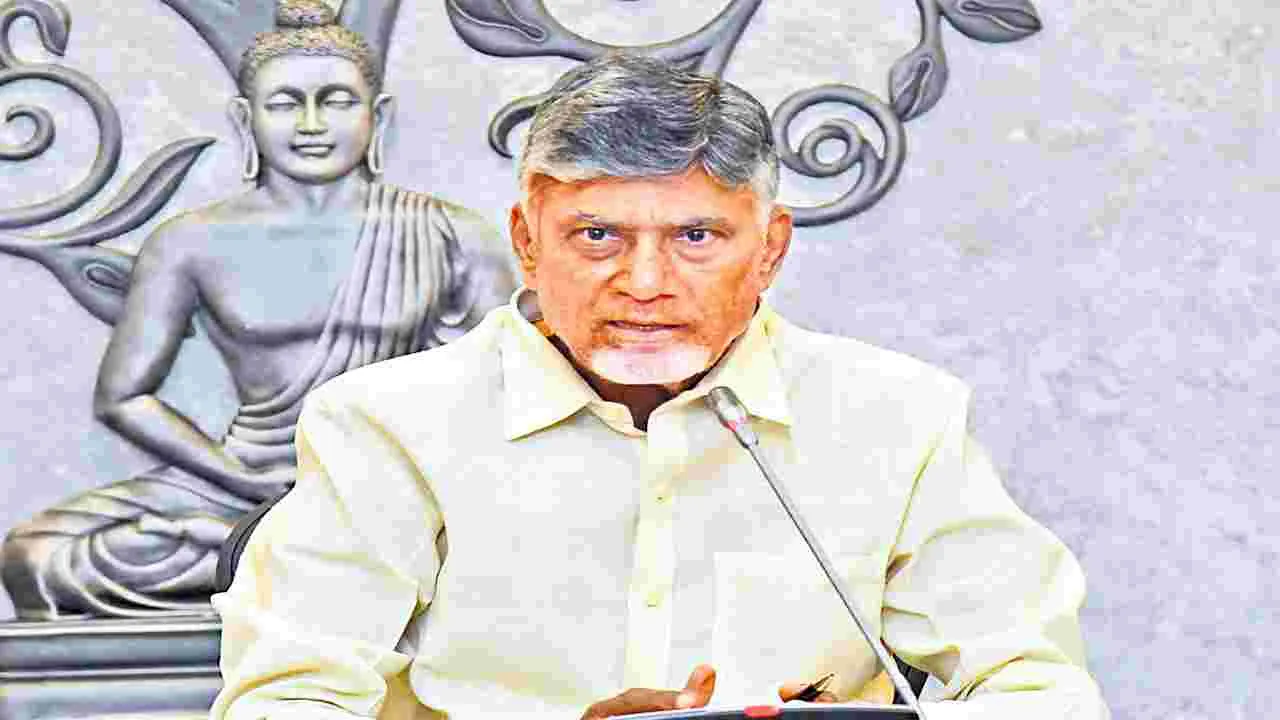 కుటుంబాన్ని రోడ్డుమీదకు లాగి మాపై నిందలా?