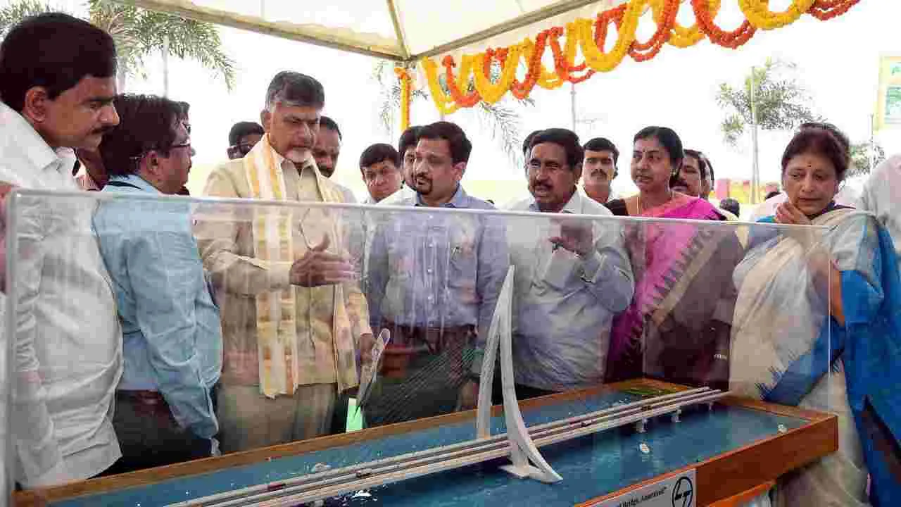 CM Chandrababu : ఐకానిక్‌గా కృష్ణా రైలు బ్రిడ్జి