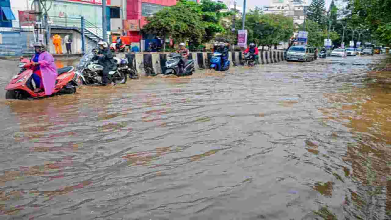 Heavy rains: ఇంకా ముంపులోనే బెంగళూరు నగరం..!