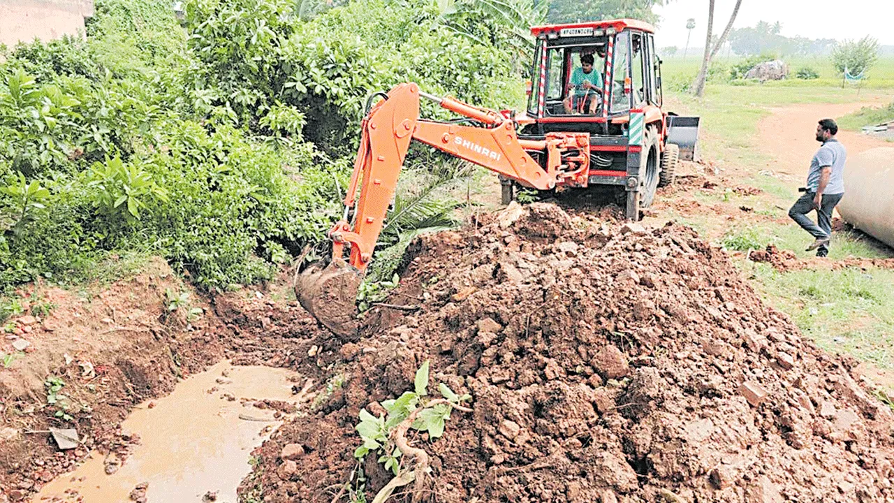 పంటకాలువ కబ్జాపై పవన్‌ ఆగ్రహం