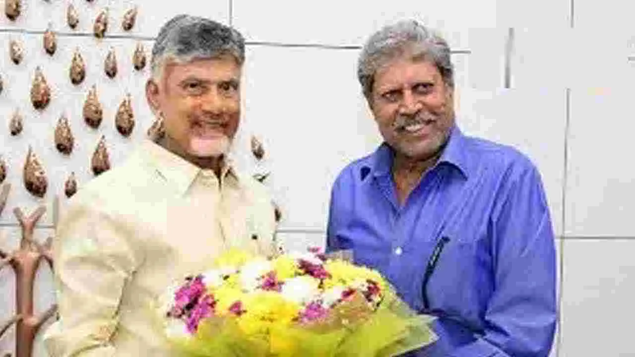 CM Chandrababu: సీఎం చంద్రబాబును కలిసిన కపిల్ దేవ్.. ఏం చర్చించారంటే..