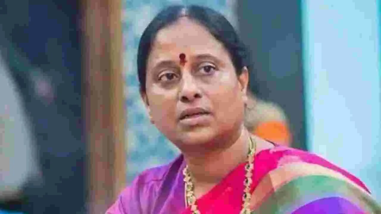  Minister Konda Surekha : వాళ్లు జైలుకెళ్తారు..  మంత్రి కొండా సురేఖ షాకింగ్ కామెంట్స్