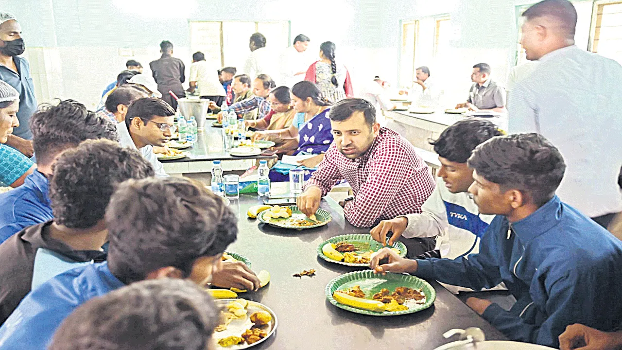 క్రీడలతో పాటు చదువులో ముందుండాలి