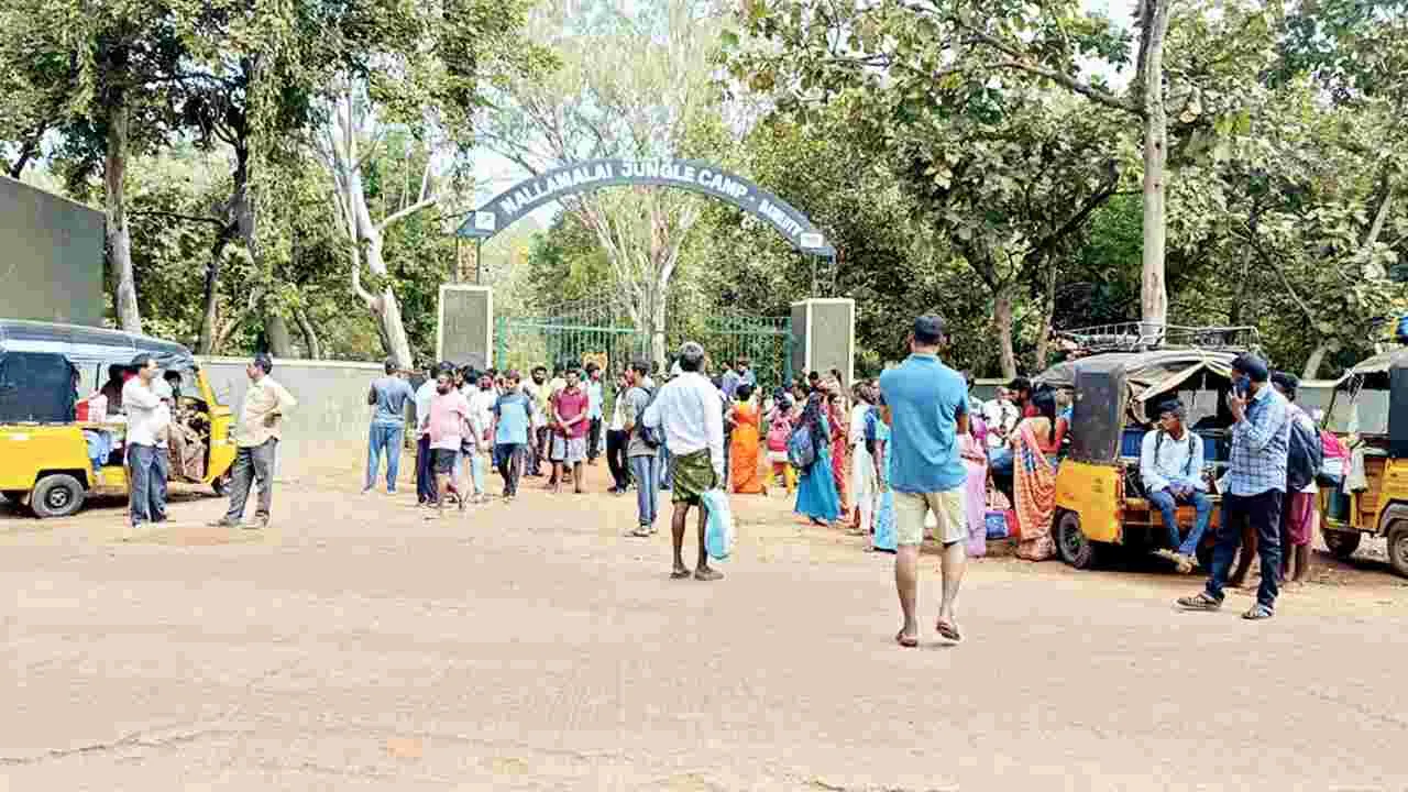  శ్రీశైల పాదయాత్రికులకు అటవీశాఖ అడ్డంకులు