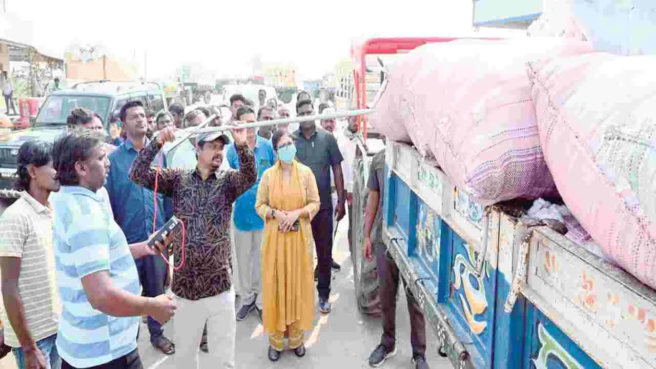 పత్తి కొనుగోళ్లలో అవకతవకలకు అవకాశమివ్వొద్దు 