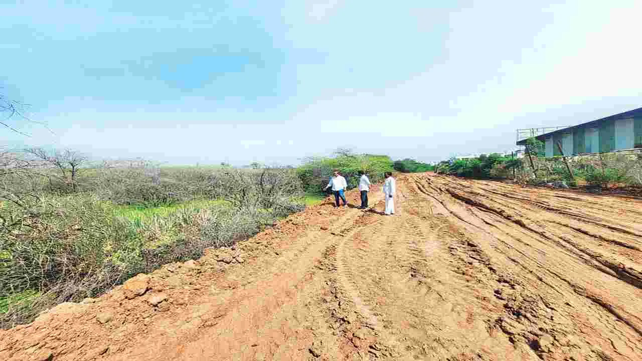 మోదుగుంటను పూడ్చేశారు