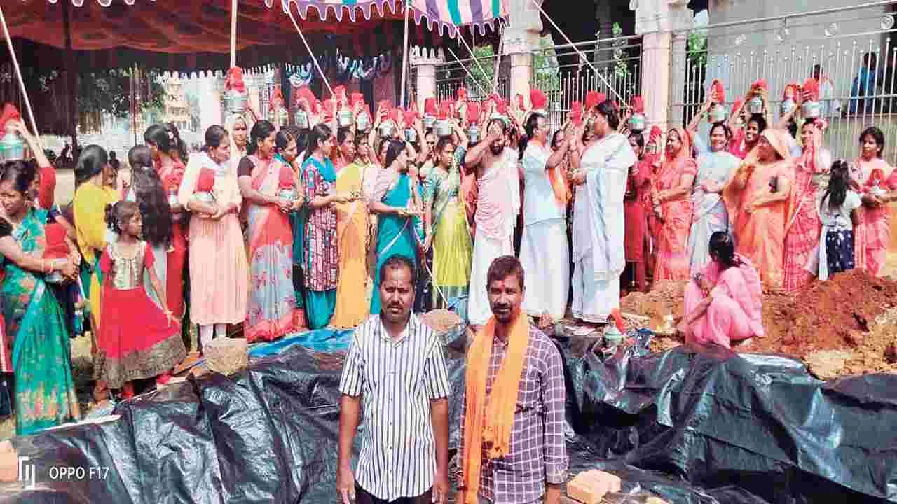 భక్తిశ్రద్ధలతో బొడ్రాళ్ల ఊరేగింపు 