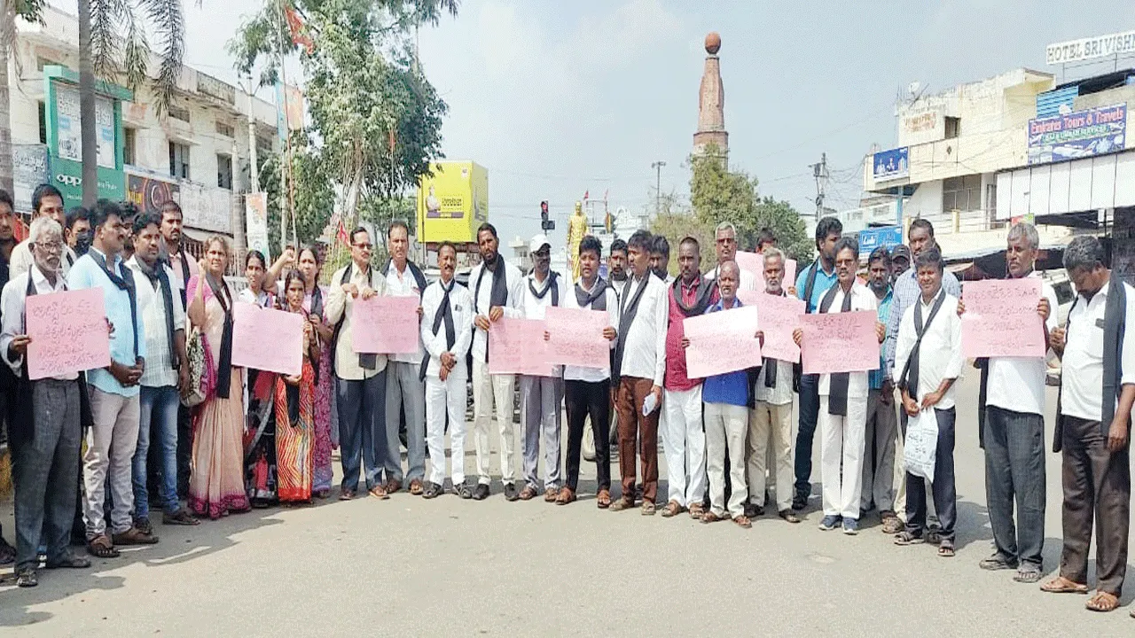 బాధిత కుటుంబానికి న్యాయం జరిగే వరకు పోరాటం 