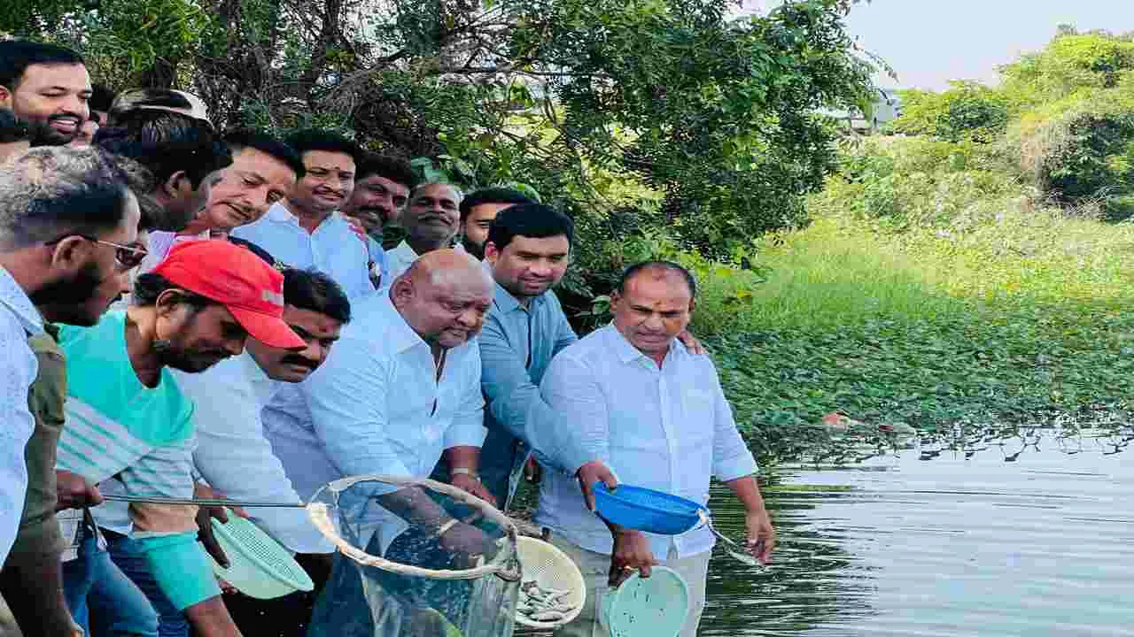 సంక్షేమ పథకాల అమలులో ప్రభుత్వం  నిర్లక్ష్యం